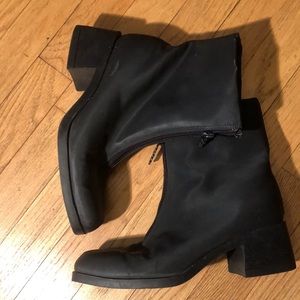 Totes nice fashion rain shoes (women).Size 8M excellent condition